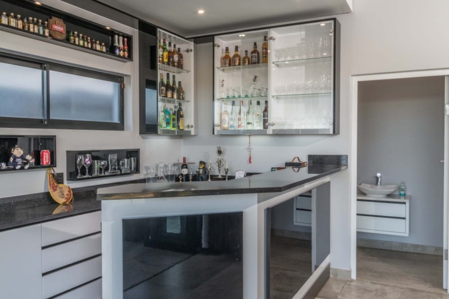 5 Bedroom Property for Sale in Beacon Bay Eastern Cape
